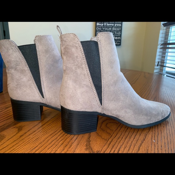 Shoes - Grey/Brown Boots